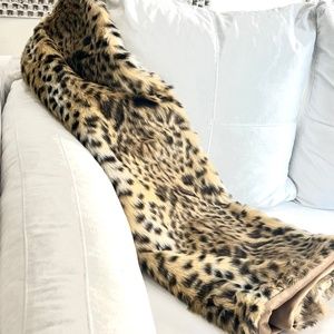 Luxurious Bobcat Faux Fur Throw
